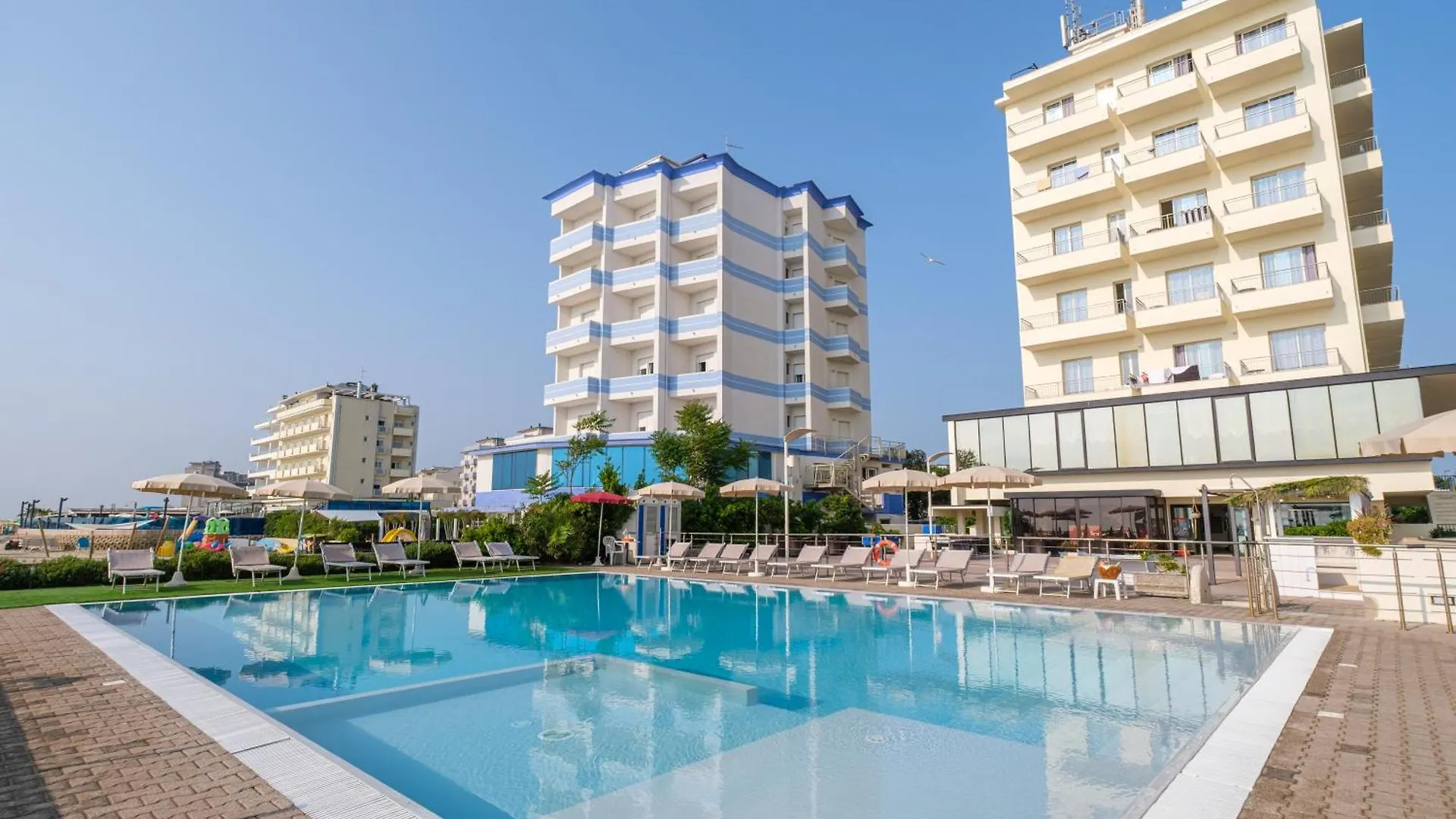 Hotel Classic - Azzurro Club Lido Di Savio 3*,